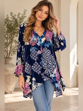 Johnny Was Sierra Burnout Velvet Floral Tunic Top Navy Blue Size L NWT